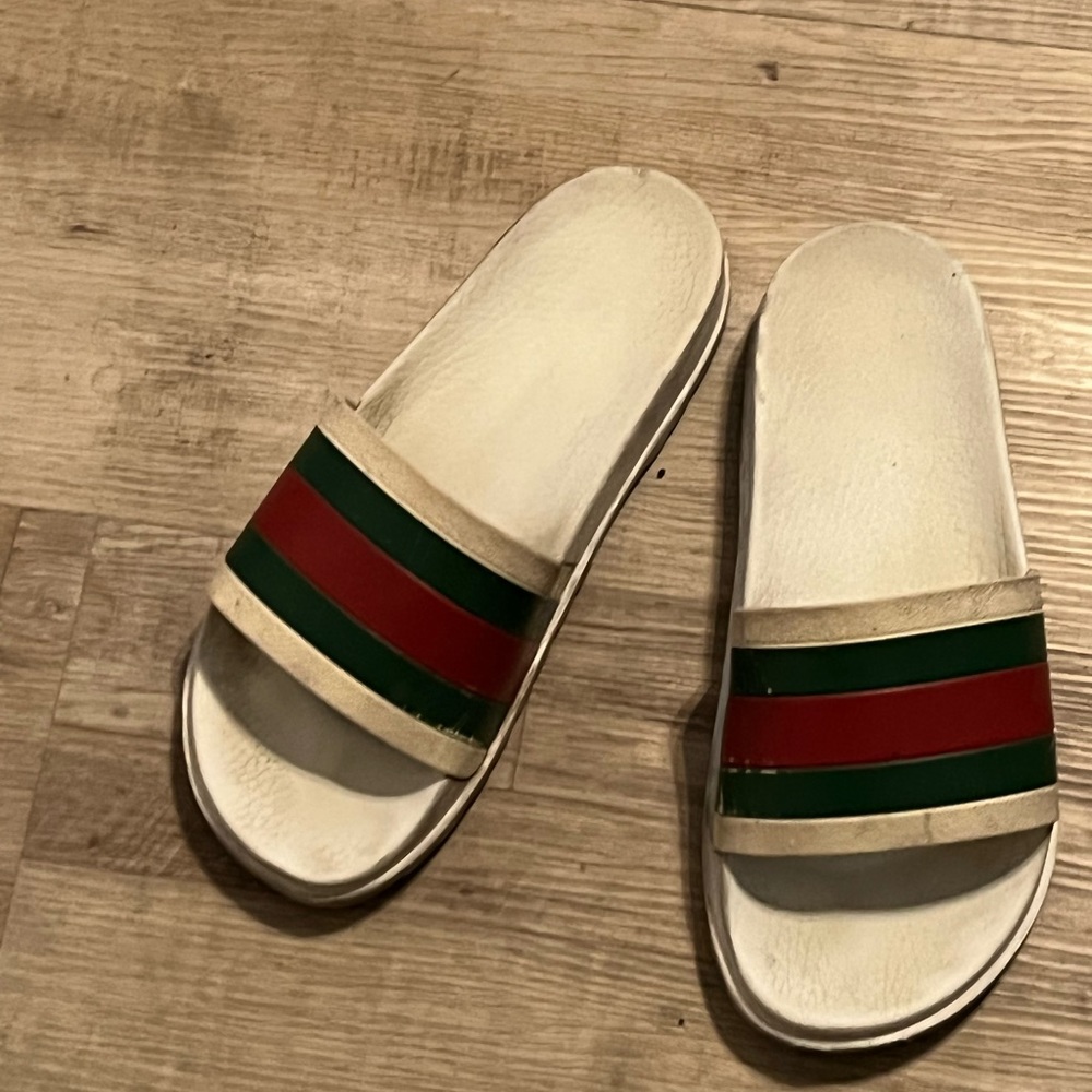 100% Authentic used Gucci slides
